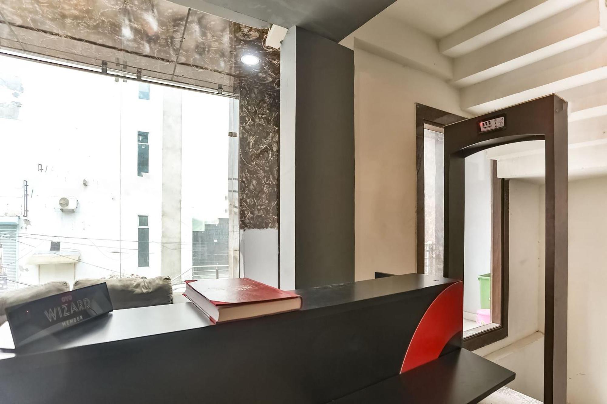 Hotel O Happy Inn Делі Екстер'єр фото